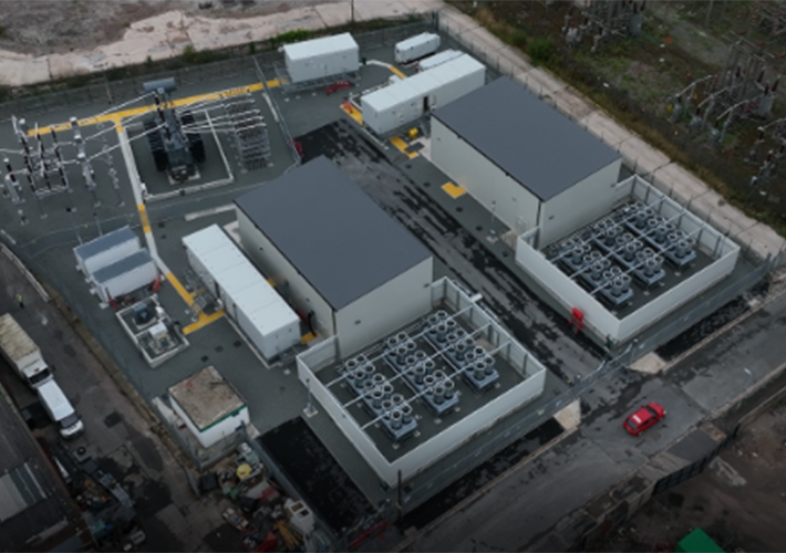 foto Los condensadores síncronos de ABB entran en funcionamiento en Liverpool para estabilizar la red eléctrica del Reino Unido.